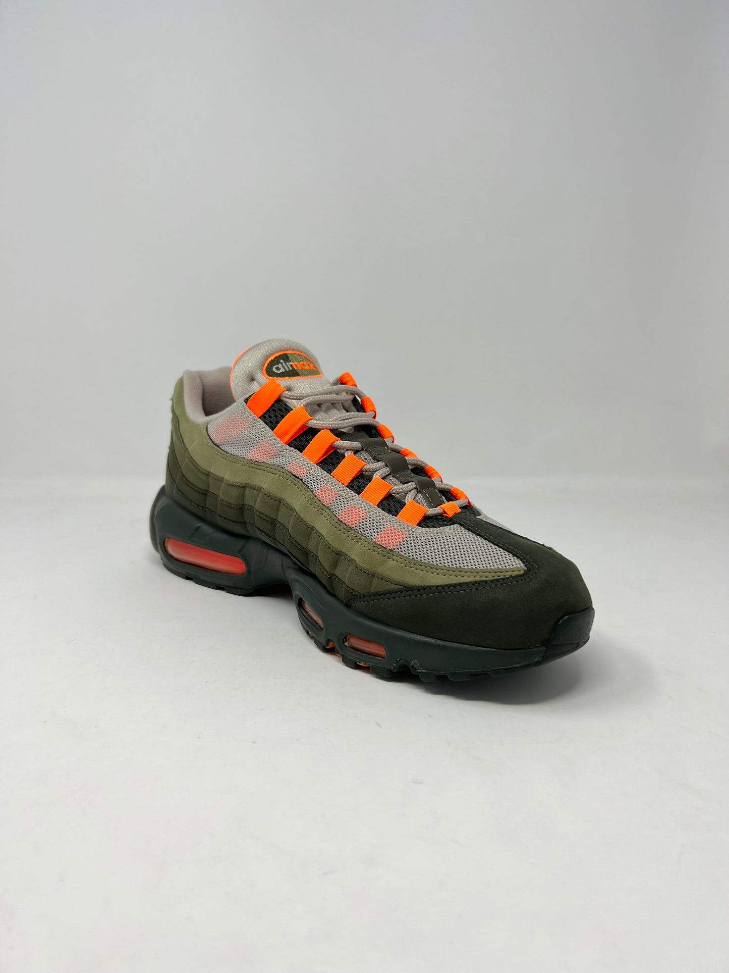 Nike Air Max 95 Neutral Olive Total Orange UK9