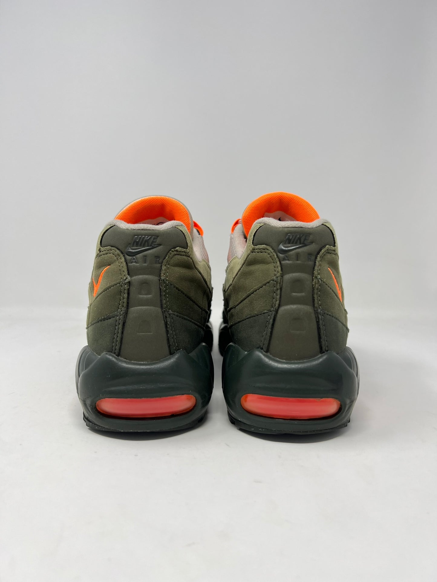 Nike Air Max 95 Neutral Olive Total Orange UK9