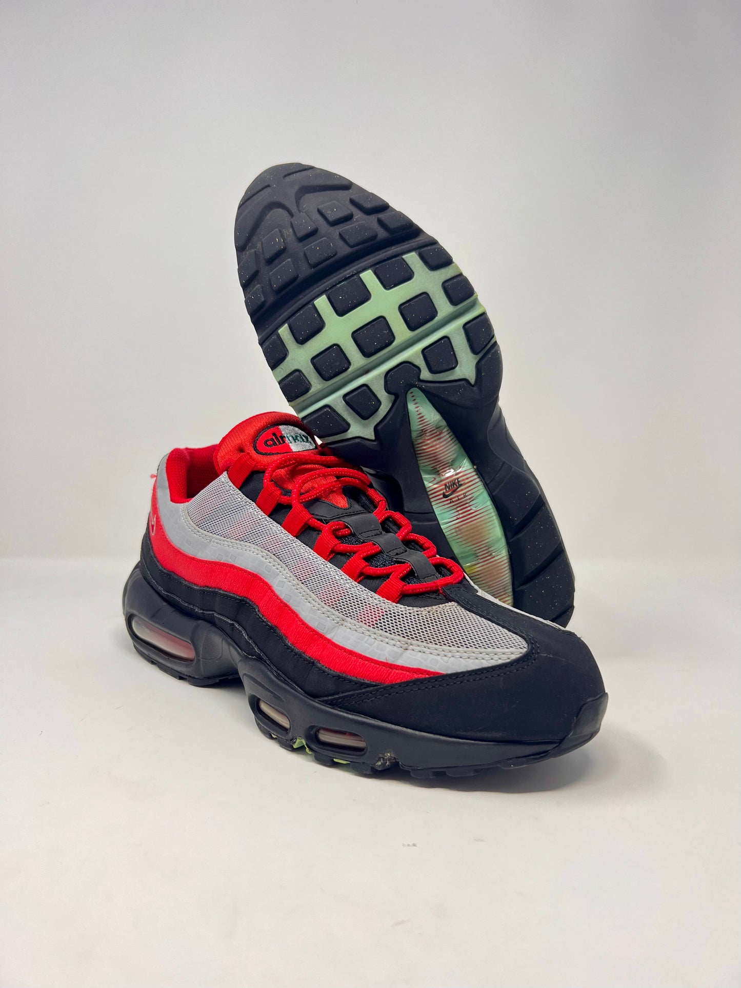 Nike Air Max 95 Liverpool Derby Pack UK10
