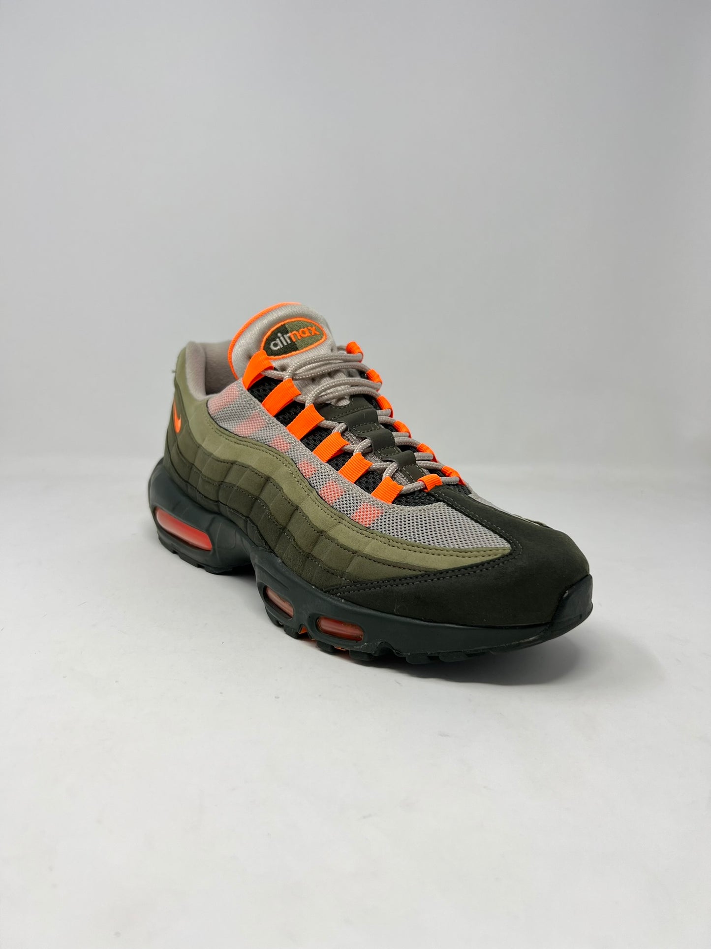 Nike Air Max 95 Neutral Olive Total Orange UK9