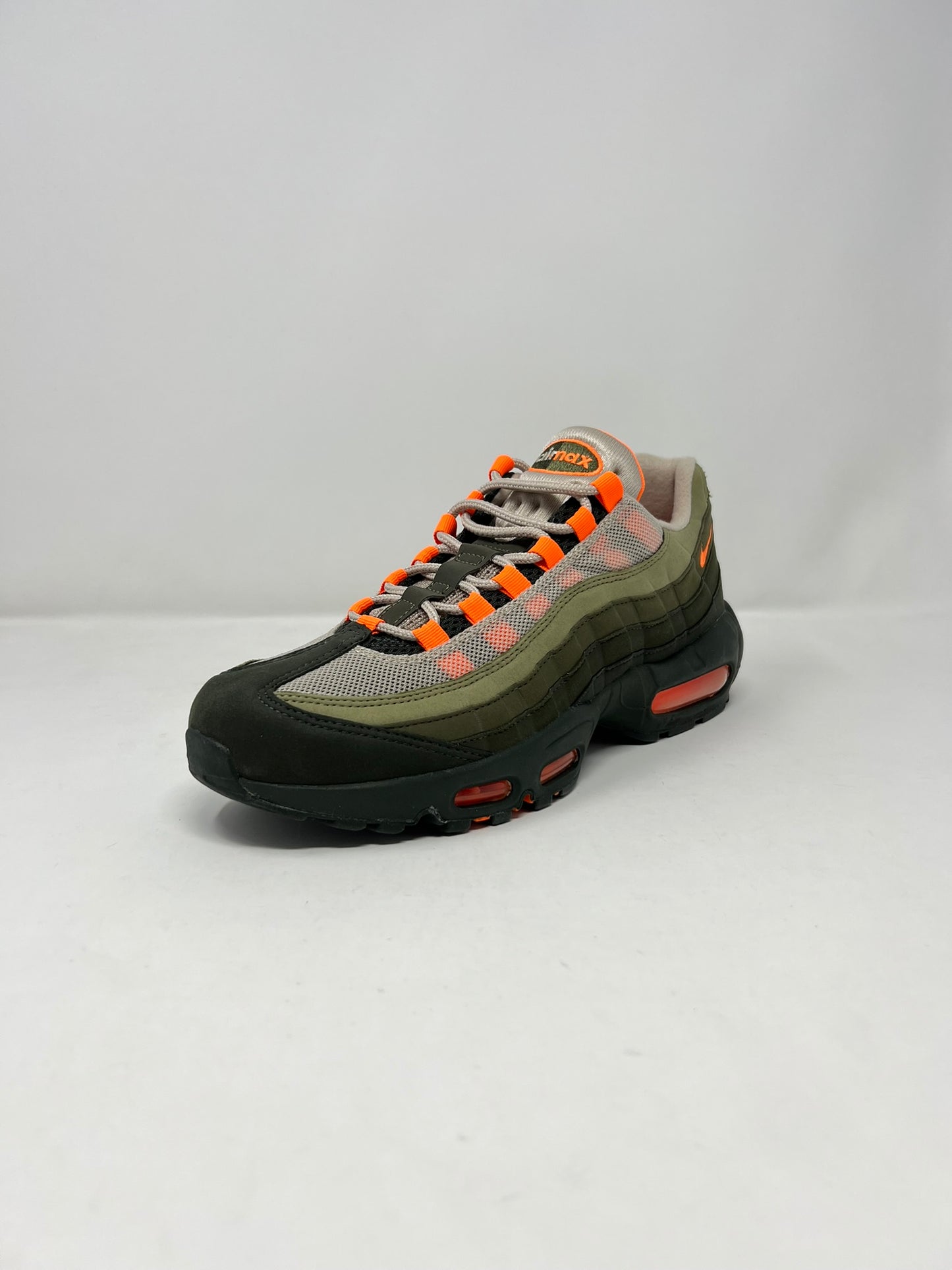Nike Air Max 95 Neutral Olive Total Orange UK8 Brand New