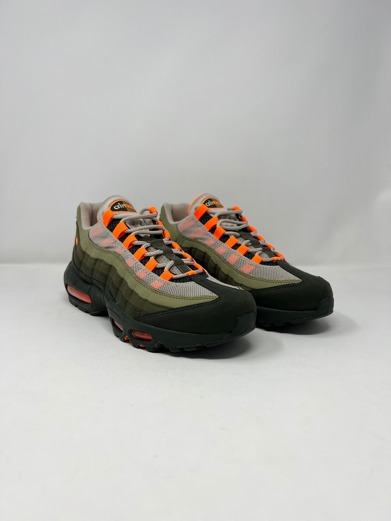 Nike Air Max 95 Neutral Olive Total Orange UK8 Brand New