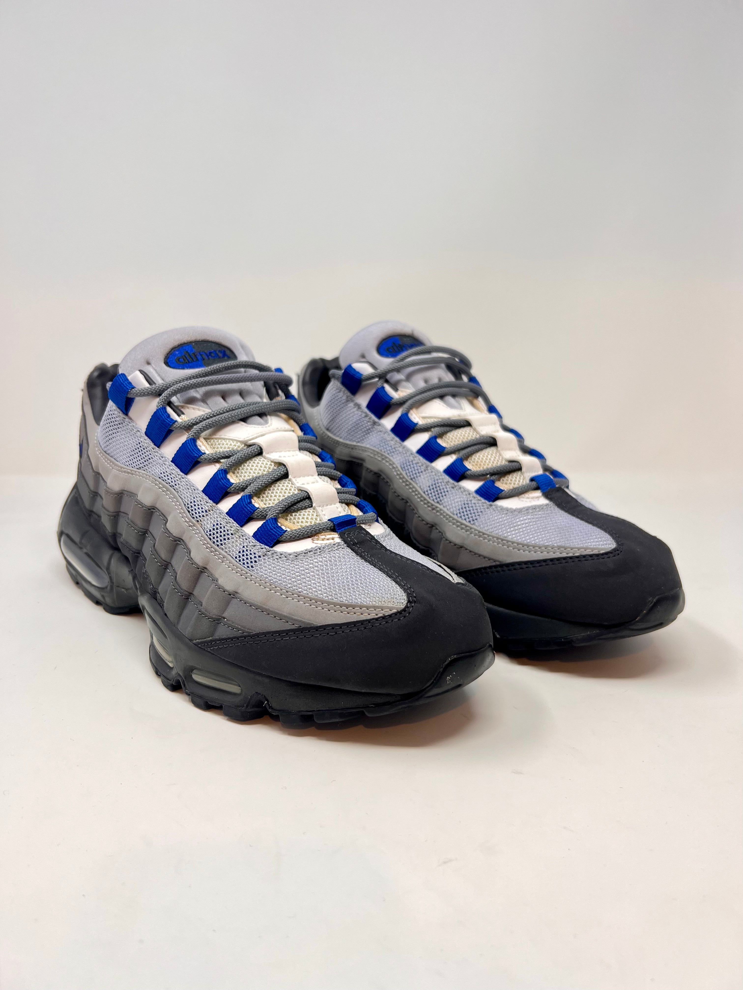 Air max 95 hotsell white and blue spark