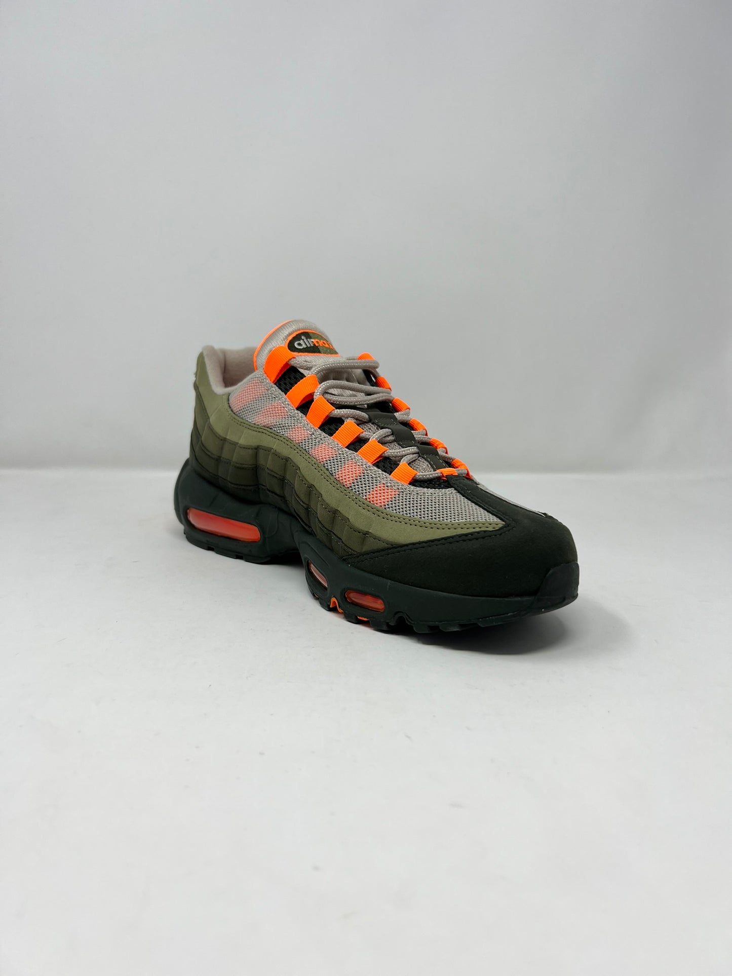 Nike Air Max 95 Neutral Olive Total Orange UK8 Brand New