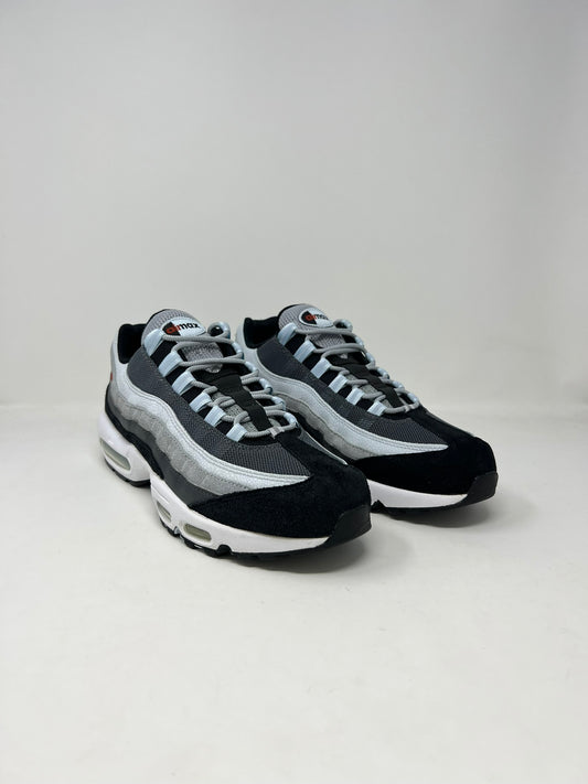 Nike Air Max 95 Rugged Orange UK9 Brand New