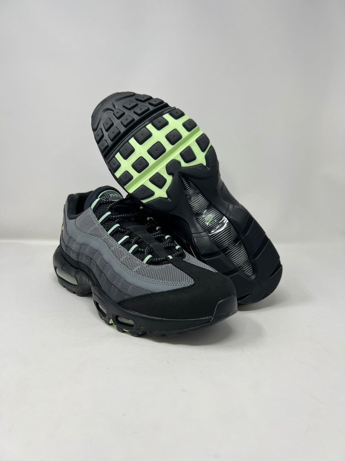Nike Air Max 95 Vapour Green UK9 Brand New