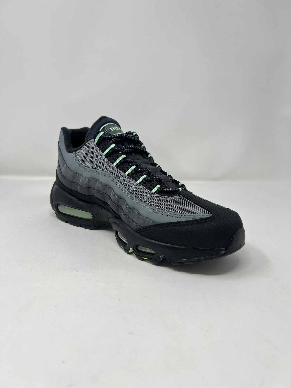 Nike Air Max 95 Vapour Green UK8 Brand New