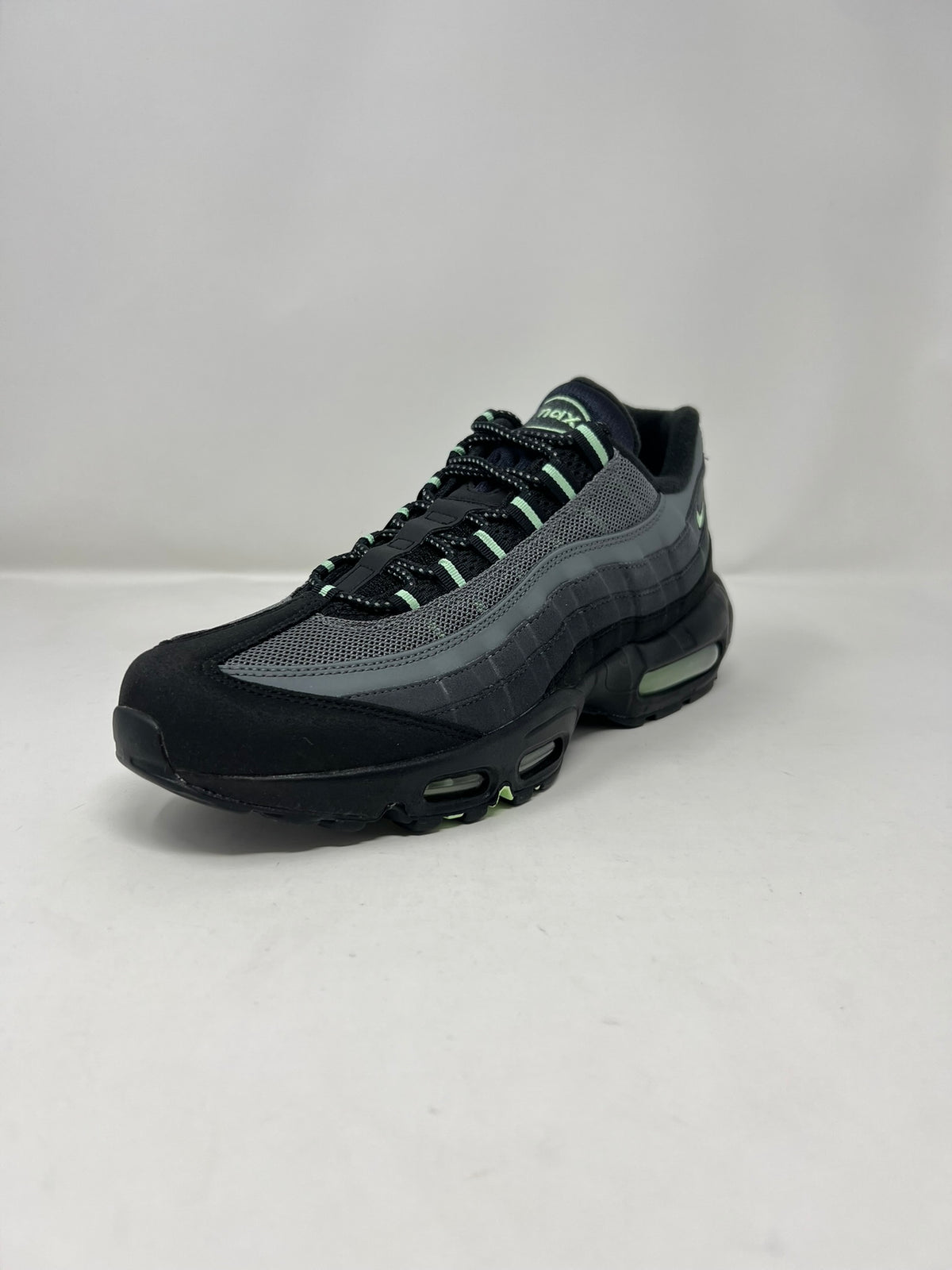 Nike Air Max 95 Vapour Green UK8 Brand New