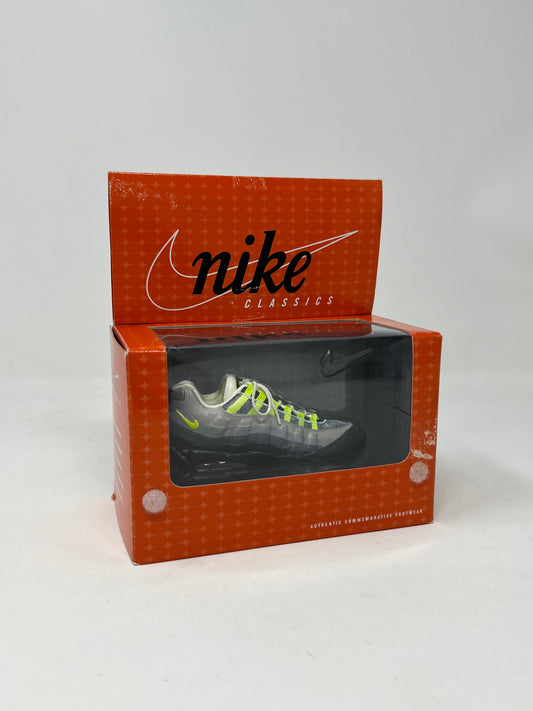 Nike Classics Bowen Figure Air Max 95 Neon