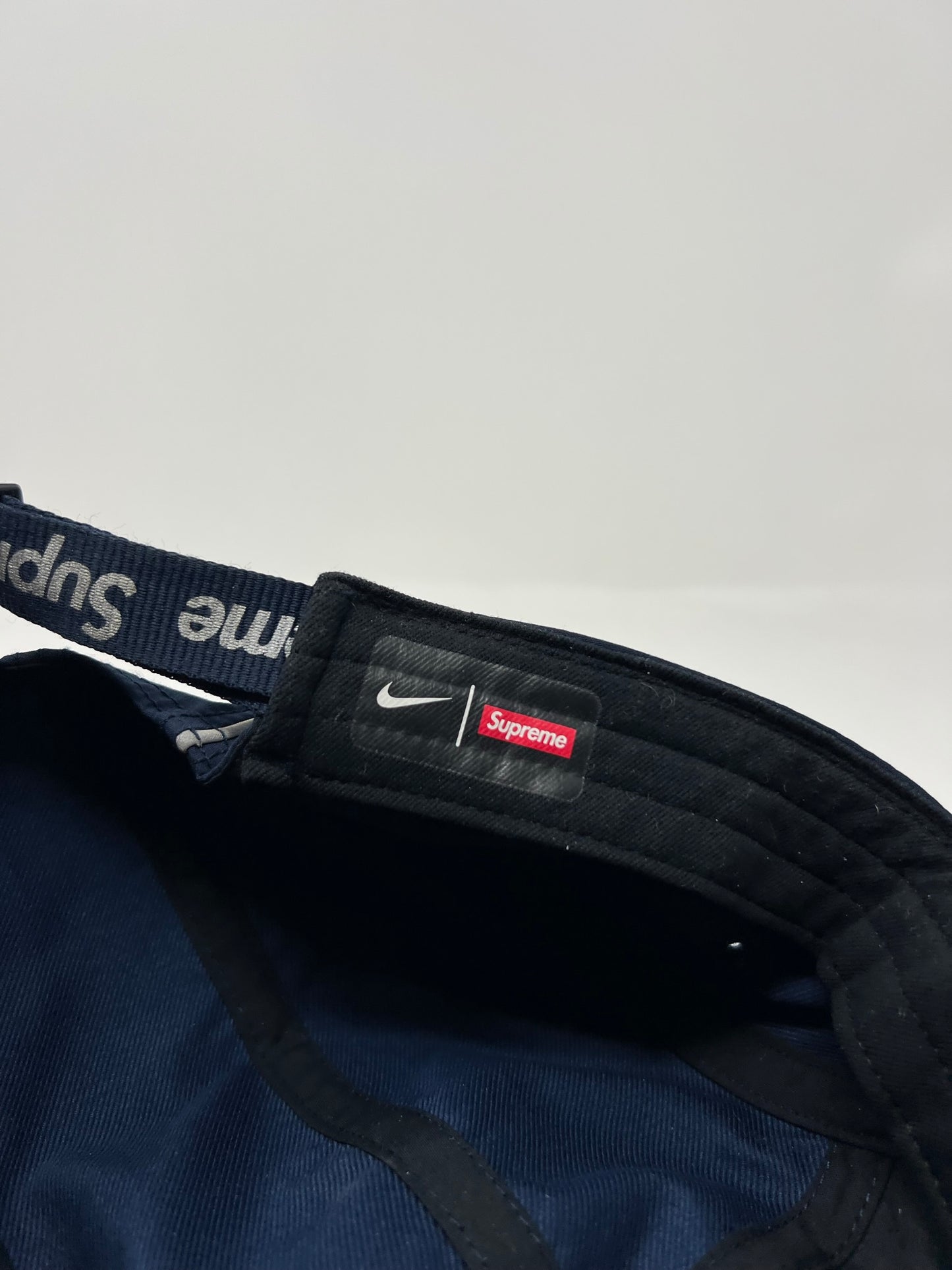 Supreme Nike Air Max Running Hat Navy